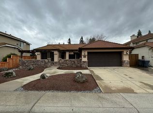 1068 Caragh St, Roseville, CA 95747