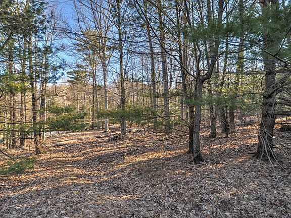 2nd image of 1050 N Evergreen Dr