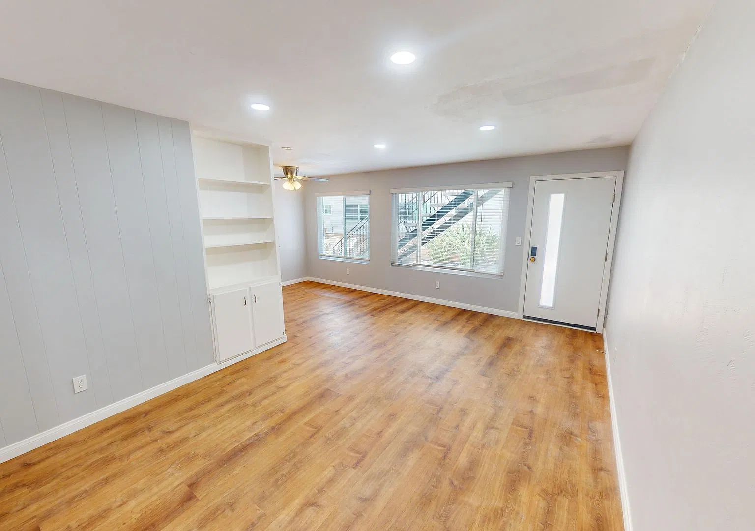 4020 Kansas St — Photo 2