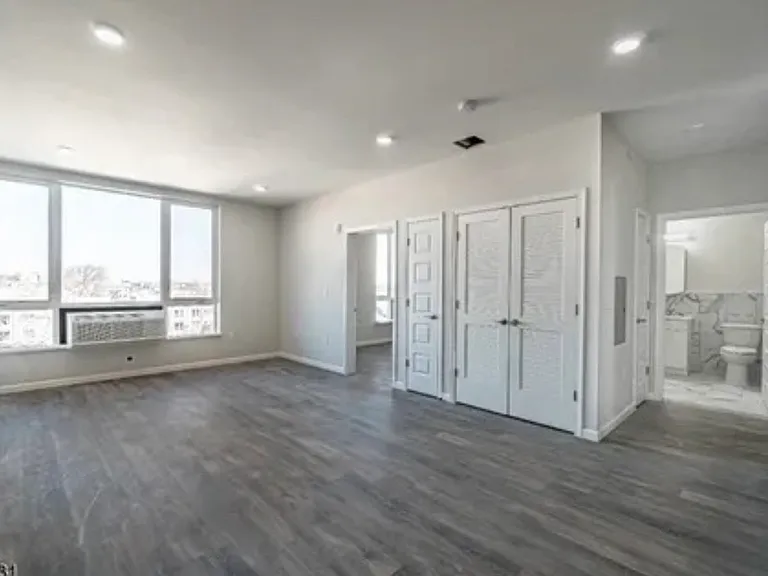 Clark street apartments — Photo 15