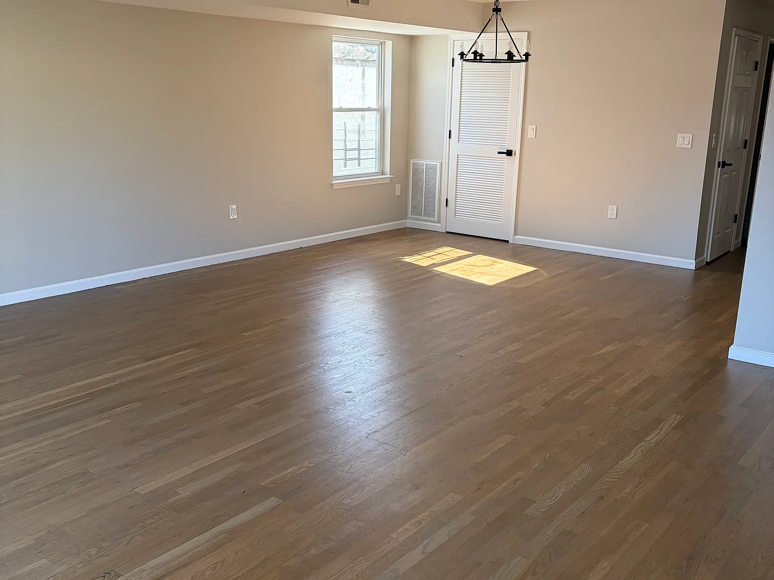 3 bed, 1500 sqft, $3,000 — Photo 3