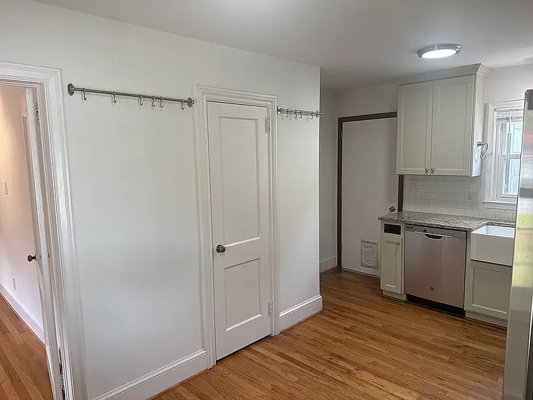 1381 Quarles Ave SE — Photo 7