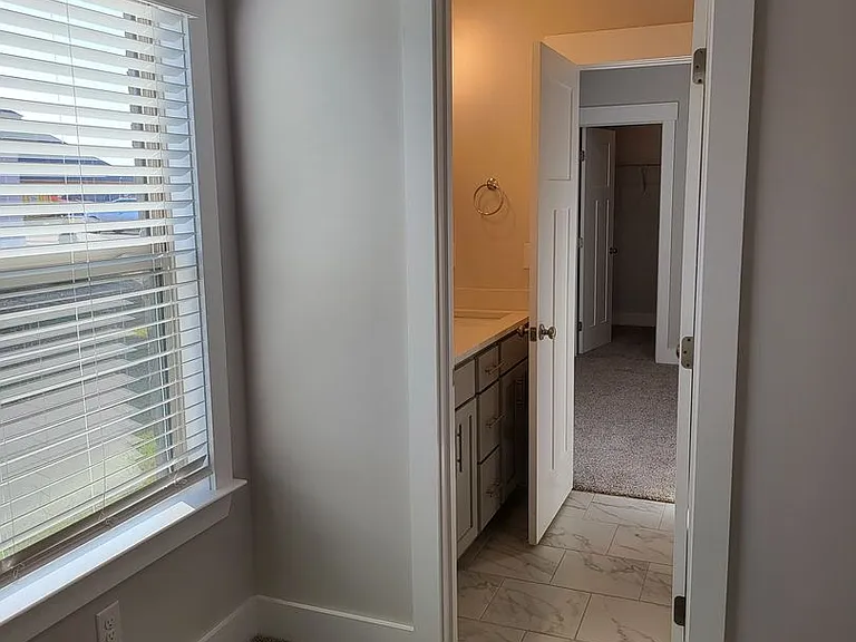 124 Keller Dr — Photo 14