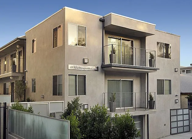 1 bed, 1.0 bath, 800 sqft, $3,200 — Photo 1