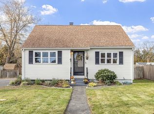 2 Summit Ter, Peabody, MA 01960