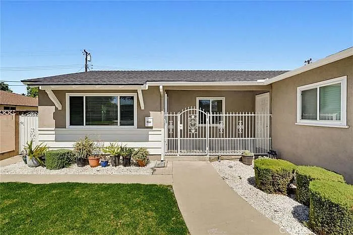 14611 Ermita Ave — Photo 16