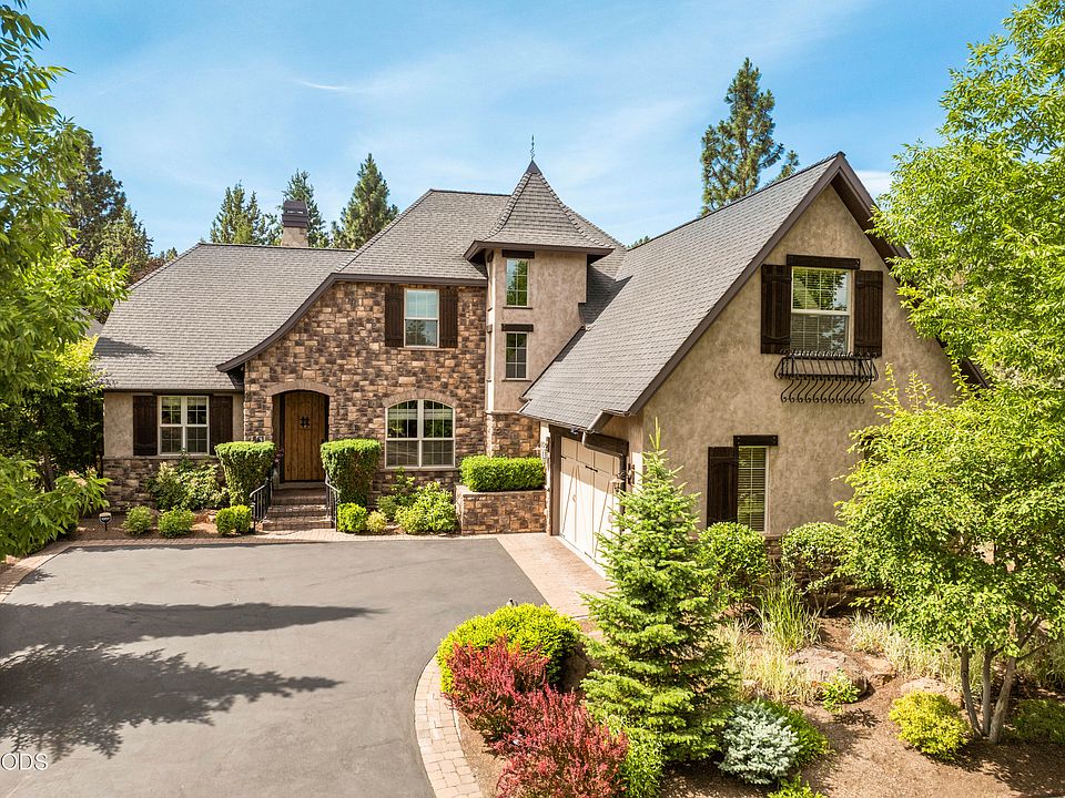 1st image of 861 NW Yosemite Dr