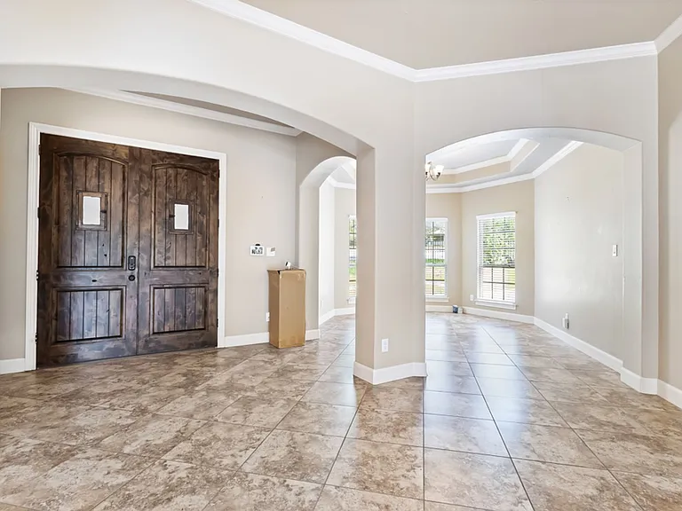 8210 Roy Ln — Photo 4