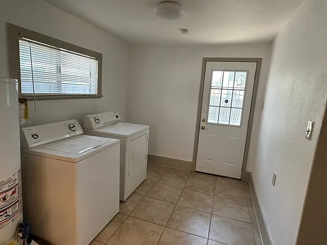 723 E Ashby Pl — Photo 7