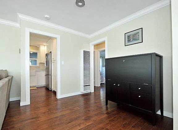 5th image of 660 Loring St