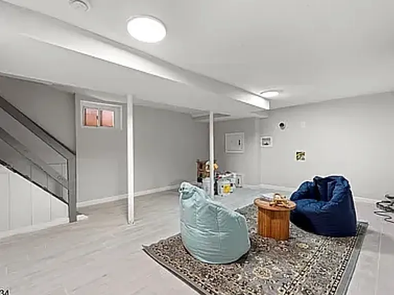 11 Orange Pl — Photo 6