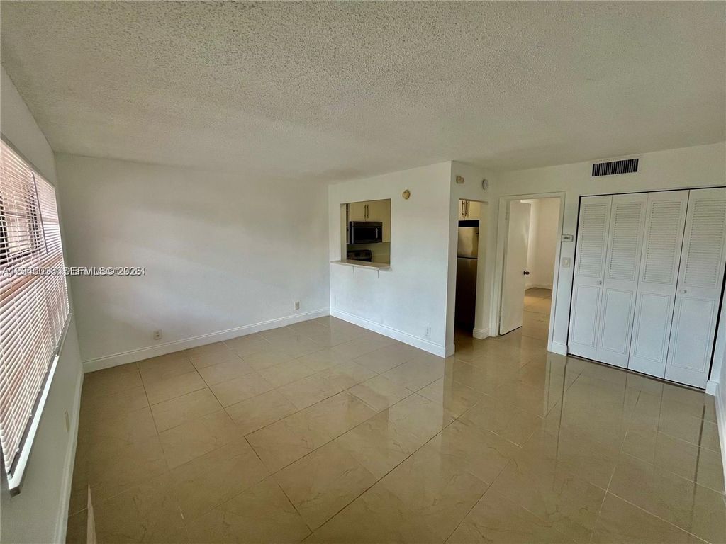 241 SE 9th Ave APT 207, photo 7