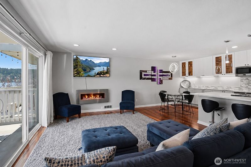 4th image of 5021 Ripley Lane N #213