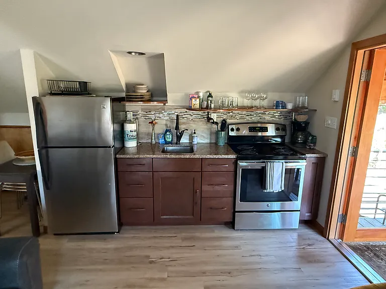 190 Rio Vista Dr — Photo 3