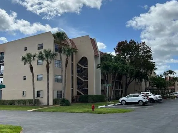 140 Lake Nancy Lane #213, West Palm Beach, FL 33411