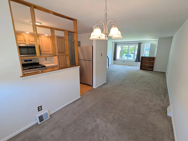 5480 Quentin St — Photo 9