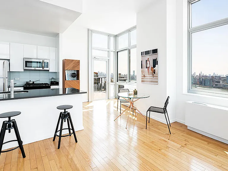 4615 Center Blvd #507 — Photo 4