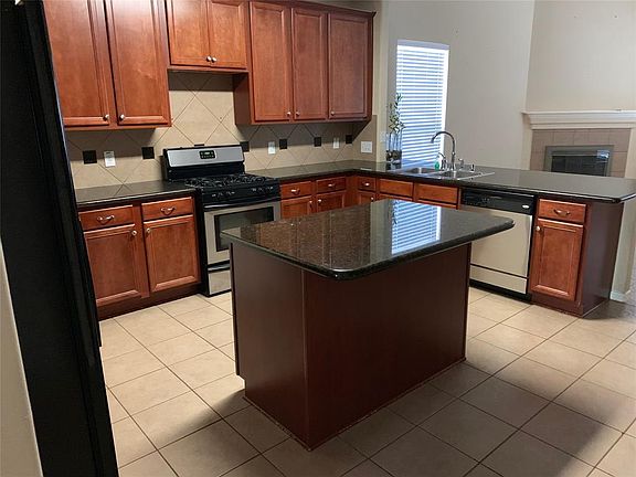 4th image of 19919 Fairgrange Place Ln