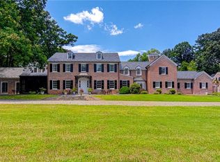 1040 Arbor Rd, Winston Salem, NC 27104