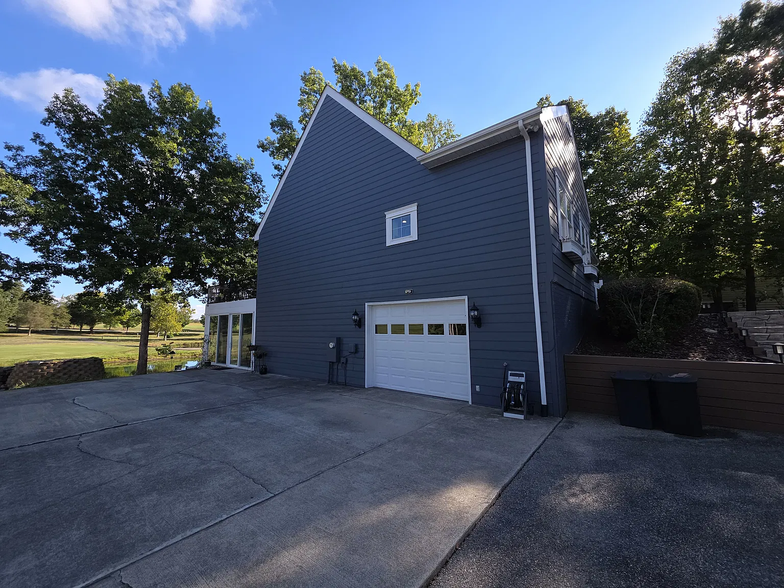 3 bed, 3.5 bath, 4284 sqft, $3,700 — Photo 3
