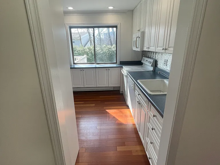 180 Glenbrook Rd #55 — Photo 7