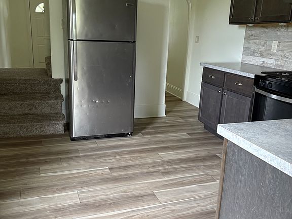 4th image of 218 9th St