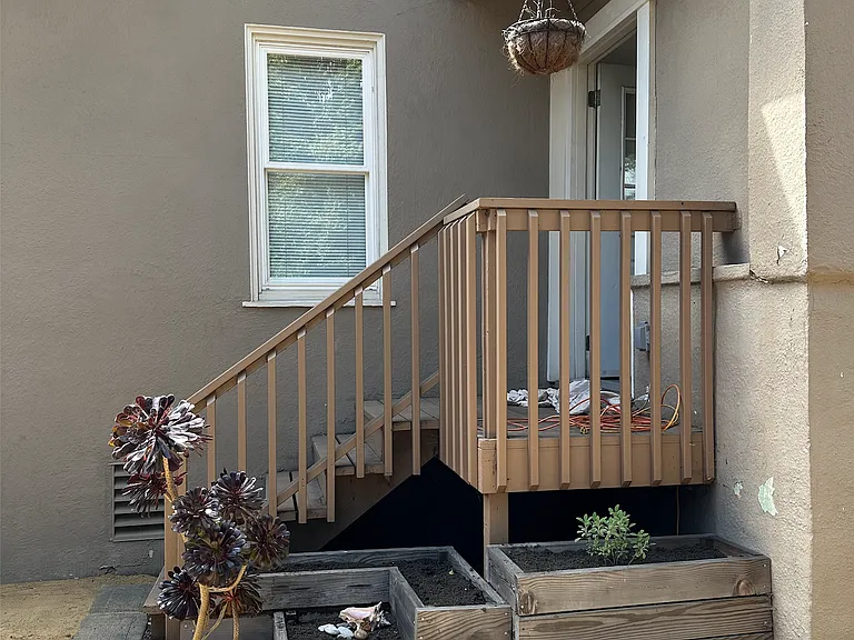 1901 6th St — Photo 13