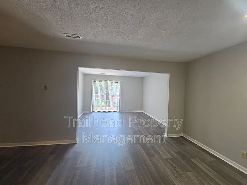 1 bed, 1.0 bath, 750 sqft, $925 — Photo 3