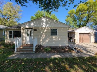 621 Douglas Ave E, Hector, MN 55342