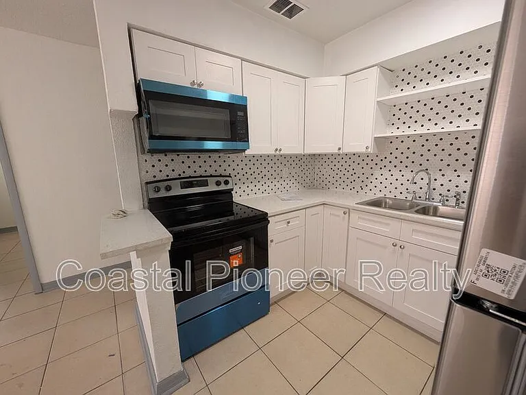 3721 N Whittier St — Photo 12