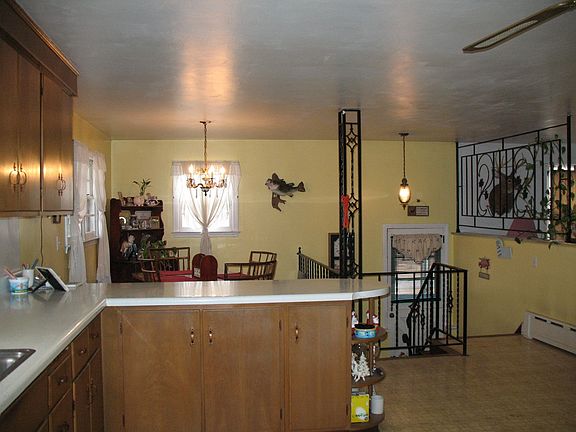 Eat-in Kitchen