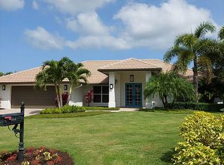 814 Bentwood Dr, Naples, FL 34108