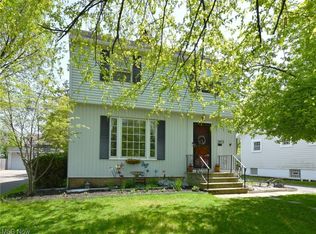 2473 Canterbury Rd, Cleveland Heights, OH 44118