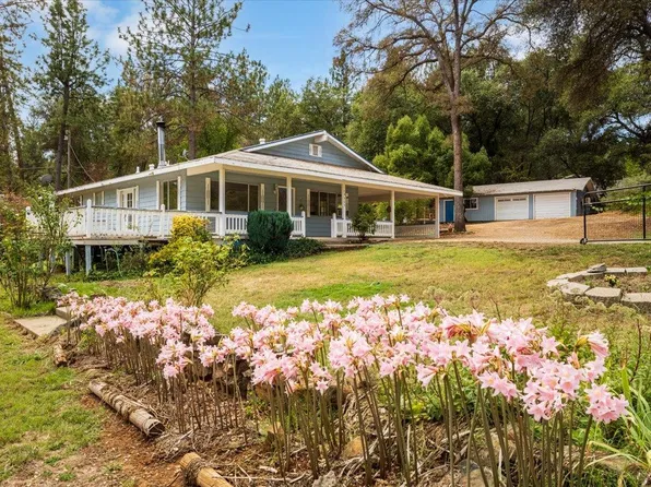 18525 Siesta Dr, Penn Valley, CA 95946