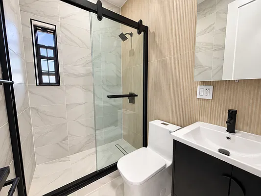 Bathroom, photo 1