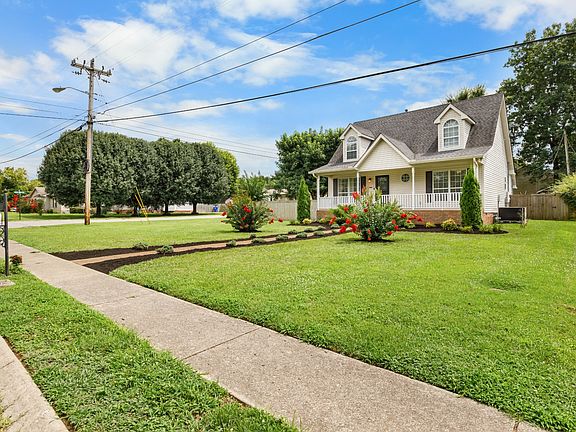4th image of 303 Highland Dr