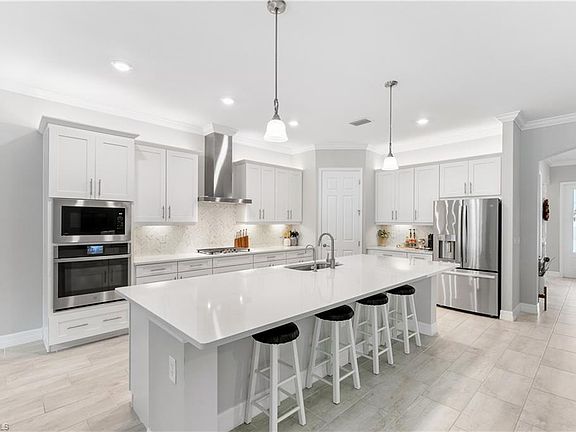 4th image of 14847 Blue Bay CIR