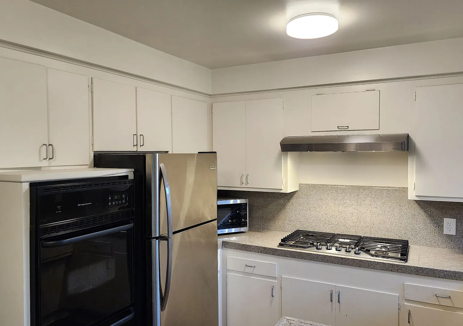 1015 Laguna Street Apartments — Photo 4