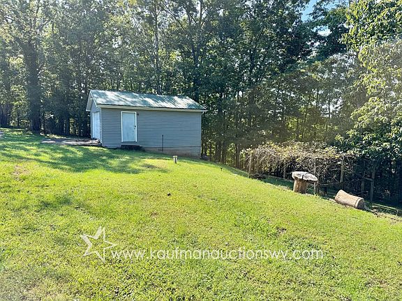 3rd image of 577 Curry Ridge Rd