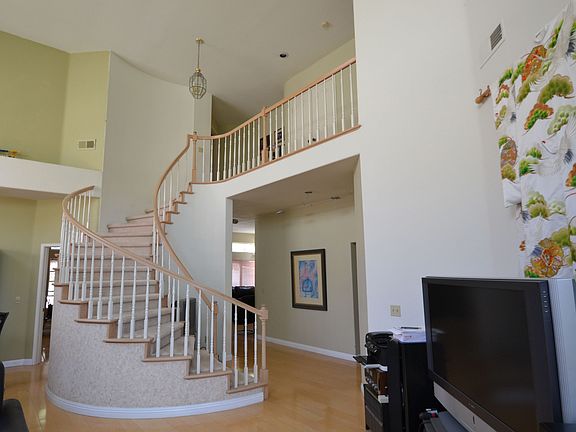 2nd image of 11642 Boulton Ave