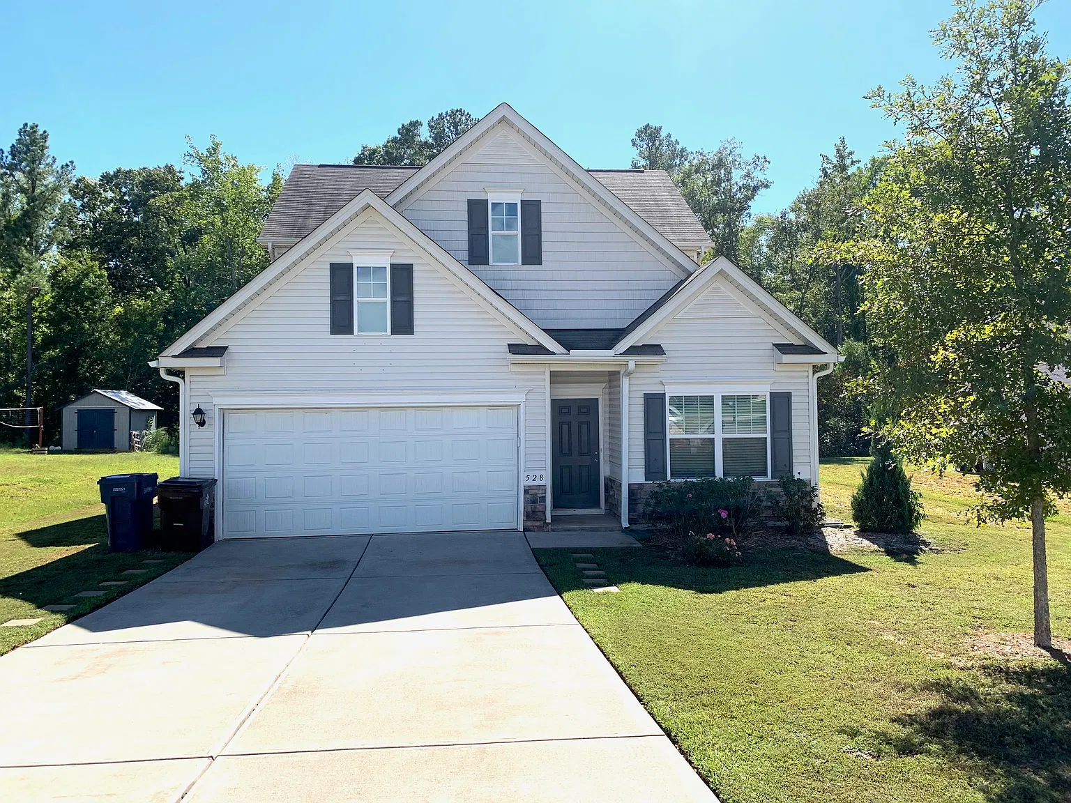3 bed, 2218 sqft, $2,150 — Photo 1