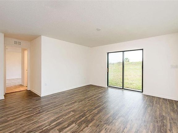 4th image of 100 Pansy Ln