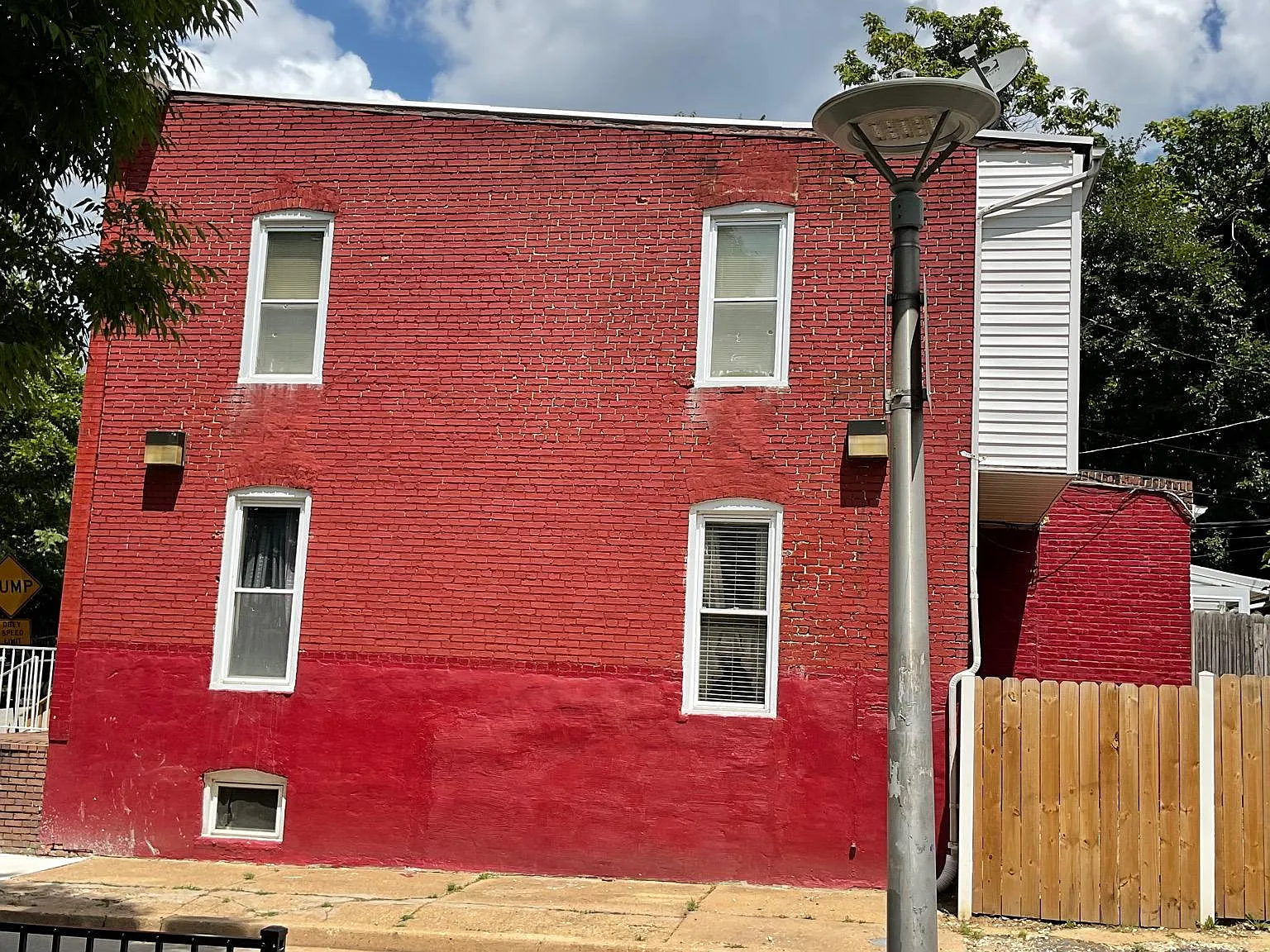 1 bed, 1.0 bath, 1190 sqft, $1,200 — Photo 2