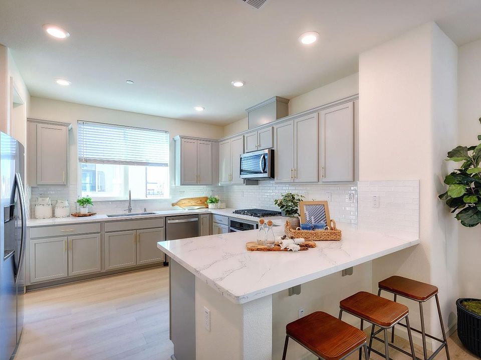 1st image of 1020 Bellante Ln Unit 7