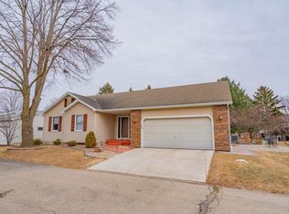 7509 E Village Crest Dr, Madison, WI 53719