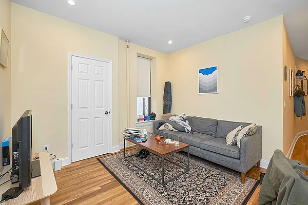 Rented by Keller Williams NYC | media 20