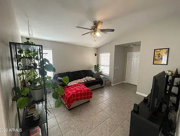 2154 E Crest Ln — Photo 4