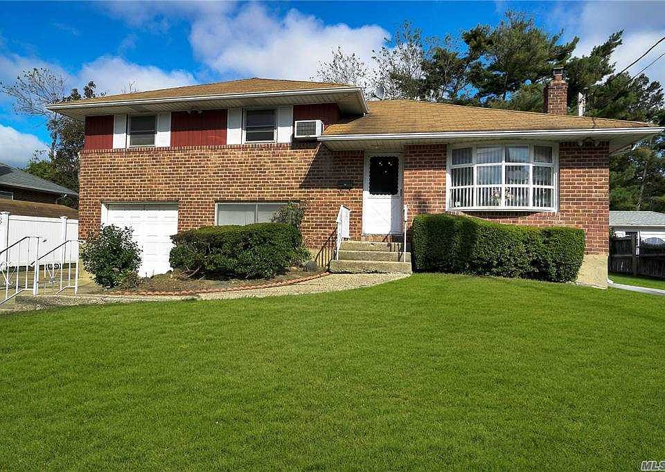 1st image of 4 Lourae Dr