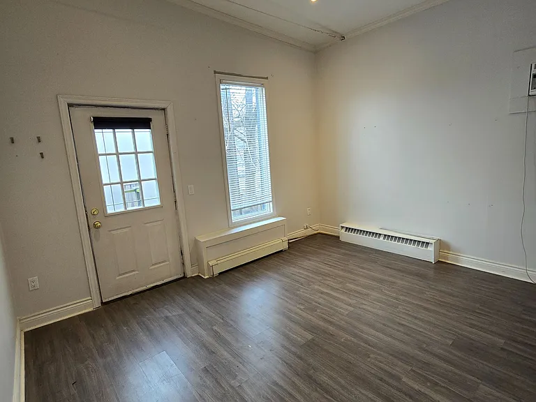 34 Plains Rd W #A2 — Photo 2