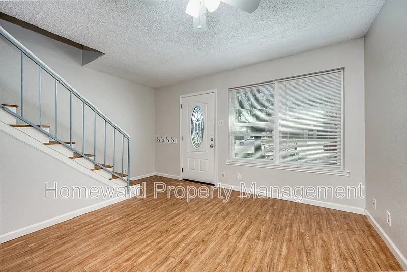 2 bed, 1.5 bath, 1020 sqft, $1,375 — Photo 1